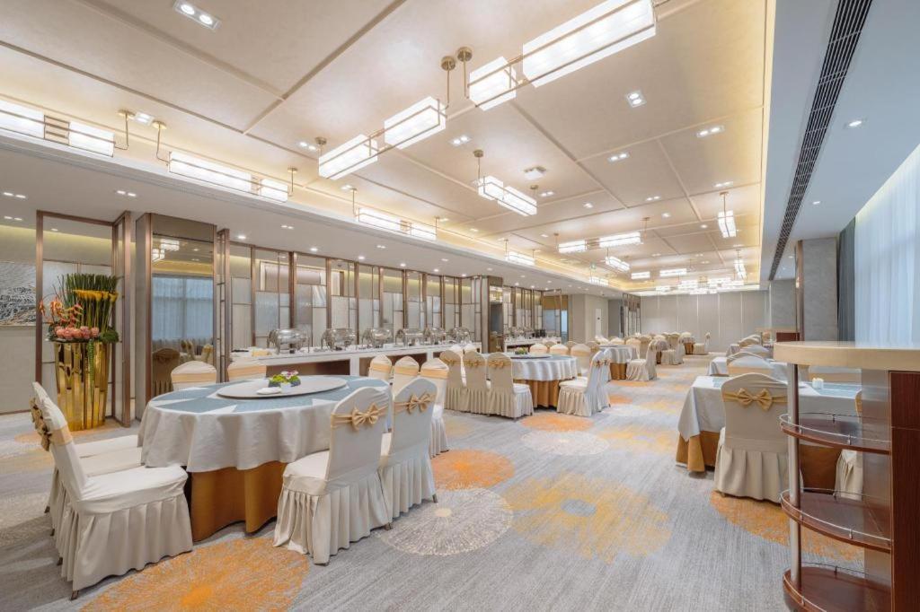 Cypress Garden Hotel Shanghai Buitenkant foto