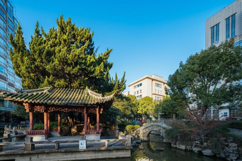 Cypress Garden Hotel Shanghai Buitenkant foto